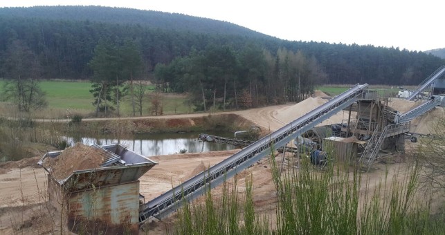 Bedienung des Bergwerk- und Brecherkomplexes